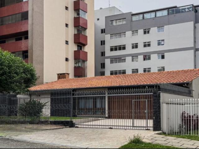Casa / Sobrado para Venda em Curitiba/PR Água Verde 3 Quartos