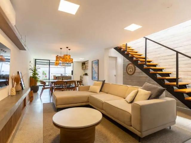 Casa / Sobrado para Venda em Curitiba/PR Água Verde 3 Quartos