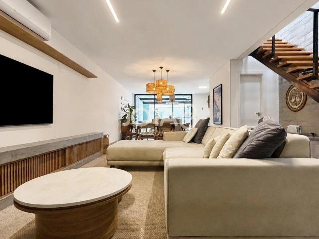 Casa / Sobrado para Venda em Curitiba/PR Água Verde 3 Quartos