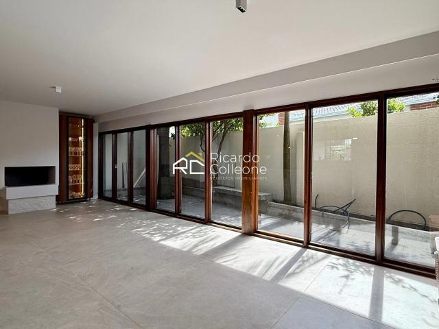 Casa / Sobrado para Venda em Curitiba/PR Água Verde 4 Quartos