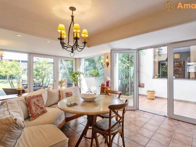 Casa / Sobrado para Venda em Curitiba/PR Água Verde 4 Quartos