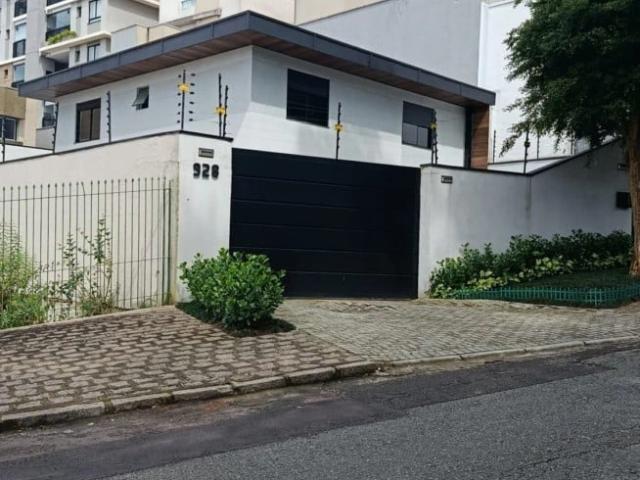 Casa / Sobrado para Venda em Curitiba/PR Água Verde 4 Quartos