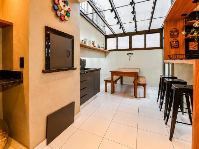 Casa / Sobrado para Venda em Curitiba/PR Água Verde 4 Quartos