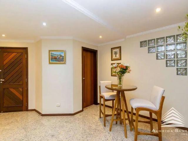 Casa / Sobrado para Venda em Curitiba/PR Água Verde 4 Quartos