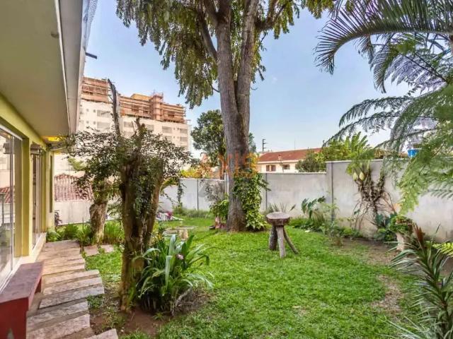 Casa / Sobrado para Venda em Curitiba/PR Água Verde 4 Quartos
