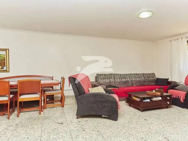 Casa / Sobrado para Venda em Curitiba/PR Água Verde 5 Quartos