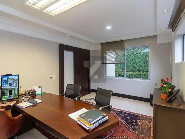 Casa / Sobrado para Venda em Curitiba/PR Água Verde 8 Quartos