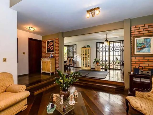 Casa / Sobrado para Venda em Curitiba/PR Ahú 4 Quartos