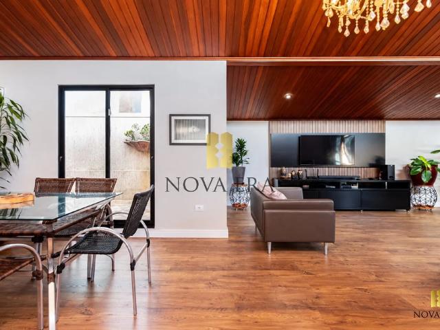 Casa / Sobrado para Venda em Curitiba/PR Ahú 4 Quartos
