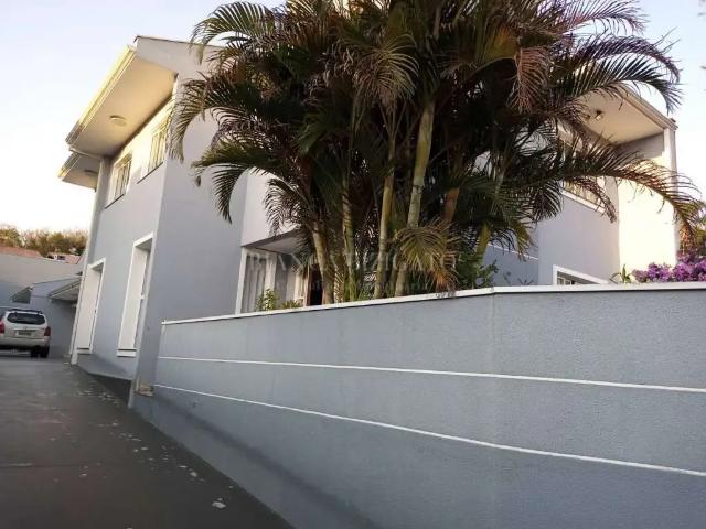 Casa / Sobrado para Venda em Curitiba/PR Ahú 5 Quartos