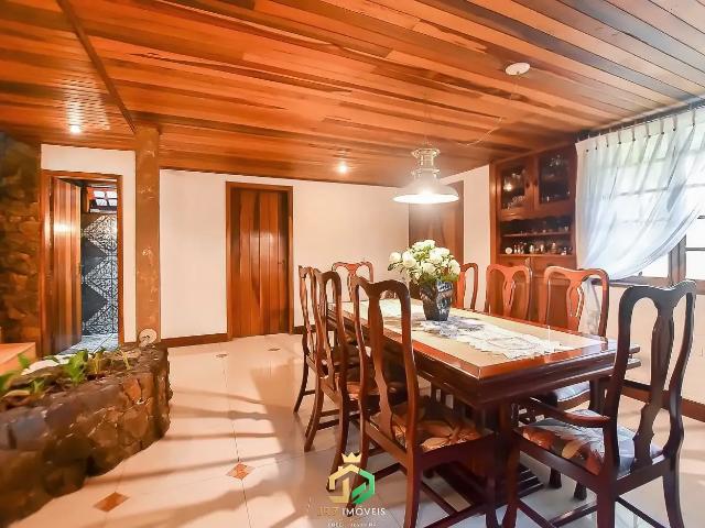 Casa / Sobrado para Venda em Curitiba/PR Ahú 5 Quartos