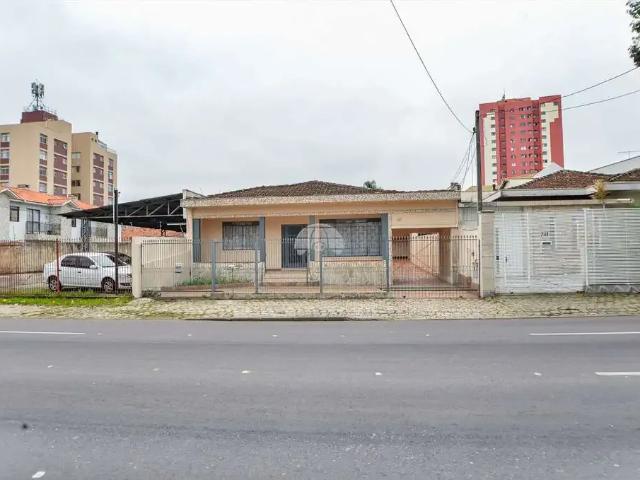 Casa / Sobrado para Venda em Curitiba/PR Bacacheri 6 Quartos
