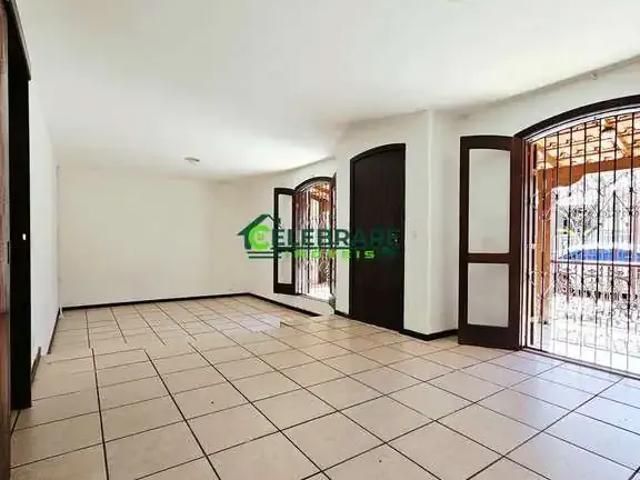 Casa / Sobrado para Venda em Curitiba/PR Bacacheri 3 Quartos