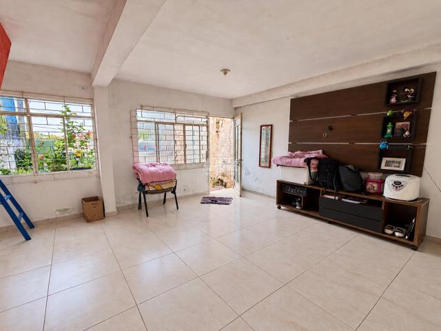 Casa / Sobrado para Venda em Curitiba/PR Barreirinha 3 Quartos