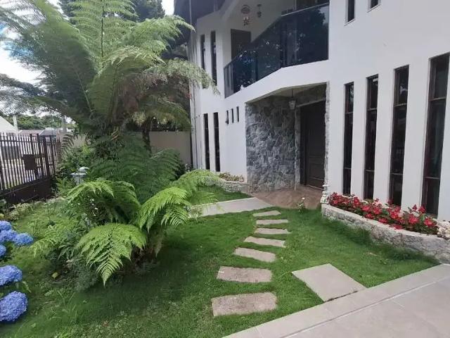 Casa / Sobrado para Venda em Curitiba/PR Boa Vista 4 Quartos