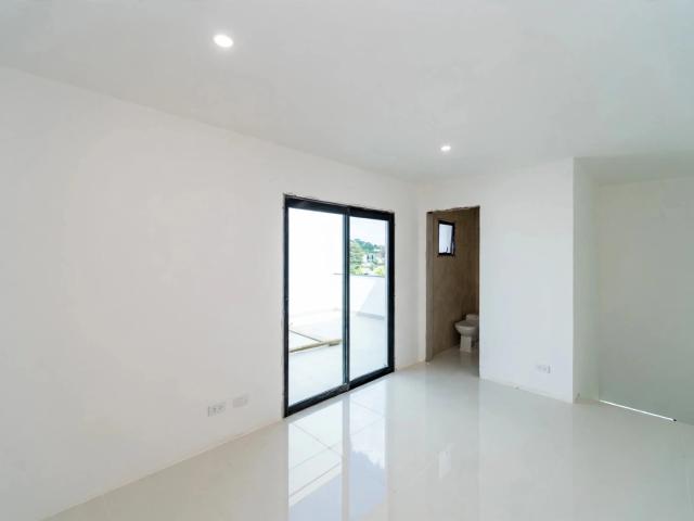 Casa / Sobrado para Venda em Curitiba/PR Boa Vista 3 Quartos