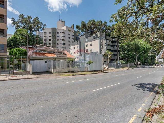 Casa / Sobrado para Venda em Curitiba/PR Cabral 6 Quartos