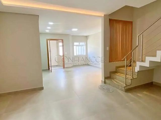 Casa / Sobrado para Venda em Curitiba/PR Cabral 3 Quartos