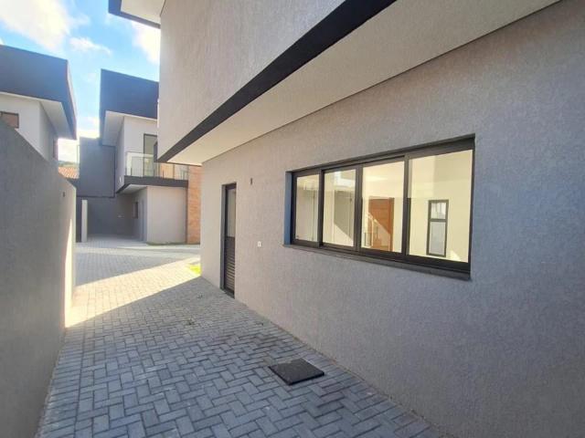Casa / Sobrado para Venda em Curitiba/PR Cajuru 3 Quartos