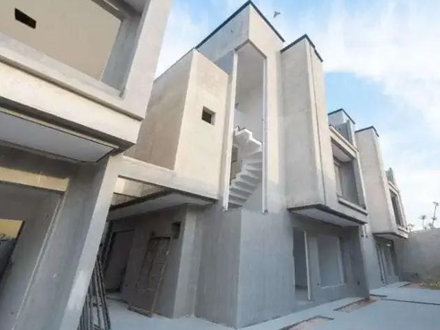 Casa / Sobrado para Venda em Curitiba/PR Capão Raso 3 Quartos