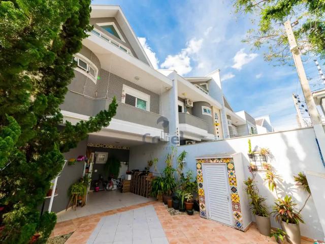 Casa / Sobrado para Venda em Curitiba/PR Centro Cívico 4 Quartos
