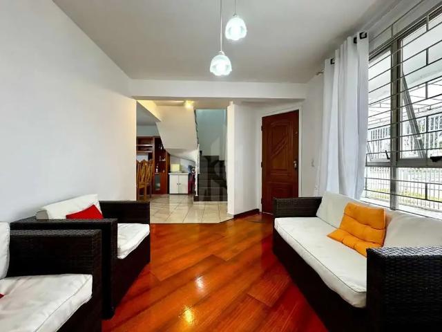 Casa / Sobrado para Venda em Curitiba/PR Fanny 3 Quartos