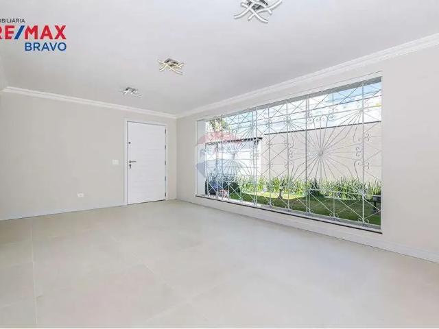 Casa / Sobrado para Venda em Curitiba/PR Fanny 4 Quartos