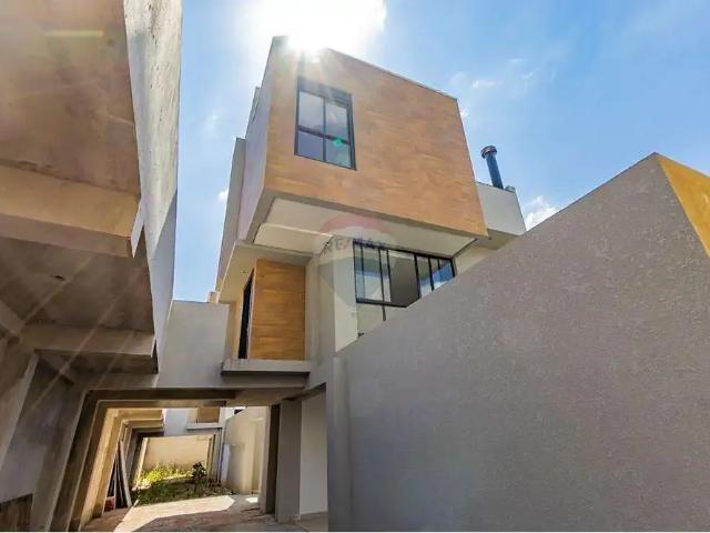 Casa / Sobrado para Venda em Curitiba/PR Guabirotuba 3 Quartos