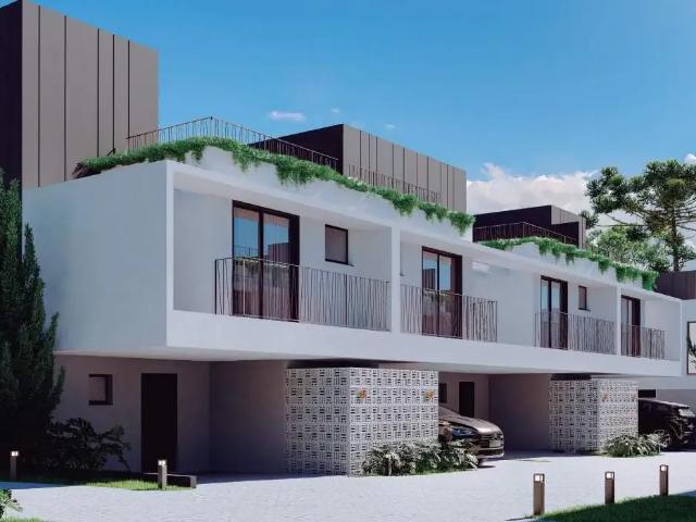 Casa / Sobrado para Venda em Curitiba/PR Guabirotuba 3 Quartos