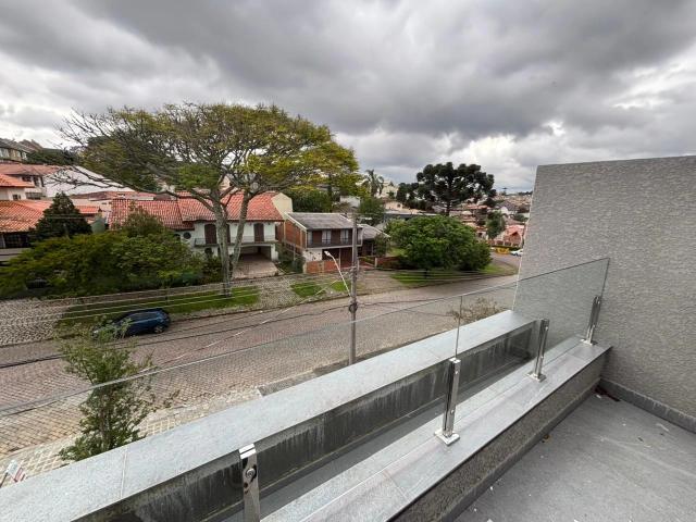 Casa / Sobrado para Venda em Curitiba/PR Guabirotuba 3 Quartos