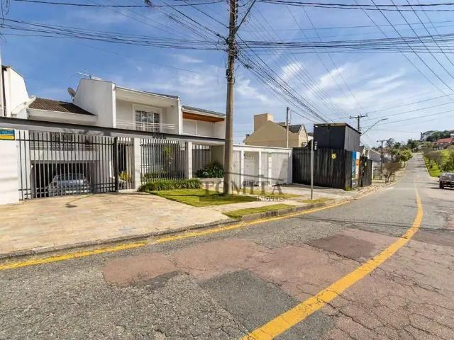Casa / Sobrado para Venda em Curitiba/PR Guabirotuba 3 Quartos