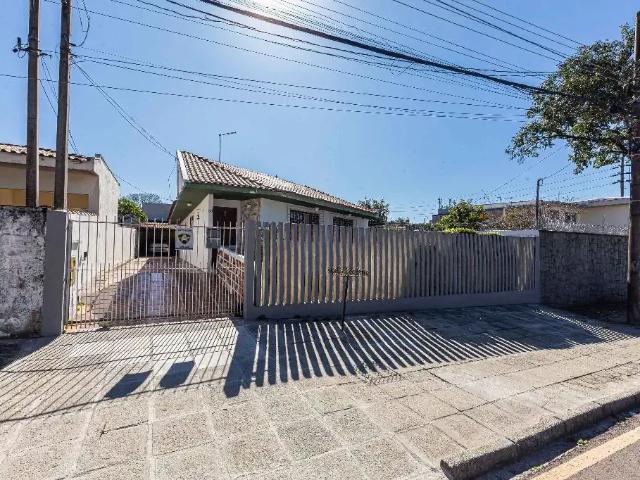 Casa / Sobrado para Venda em Curitiba/PR Guabirotuba 3 Quartos