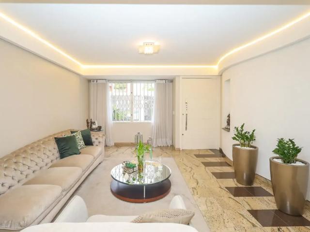 Casa / Sobrado para Venda em Curitiba/PR Guabirotuba 3 Quartos
