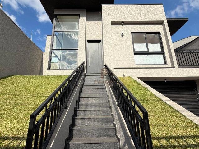 Casa / Sobrado para Venda em Curitiba/PR Guabirotuba 4 Quartos
