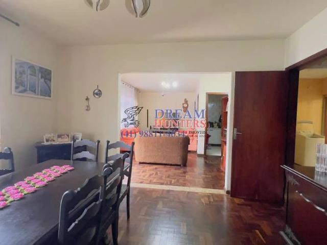 Casa / Sobrado para Venda em Curitiba/PR Guabirotuba 4 Quartos