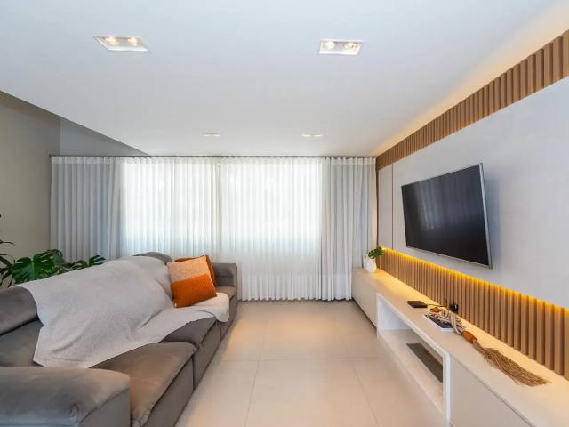 Casa / Sobrado para Venda em Curitiba/PR Guabirotuba 4 Quartos