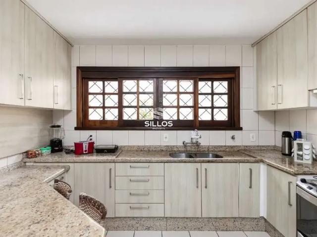 Casa / Sobrado para Venda em Curitiba/PR Guabirotuba 4 Quartos