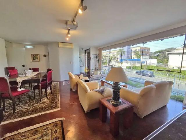 Casa / Sobrado para Venda em Curitiba/PR Guabirotuba 5 Quartos