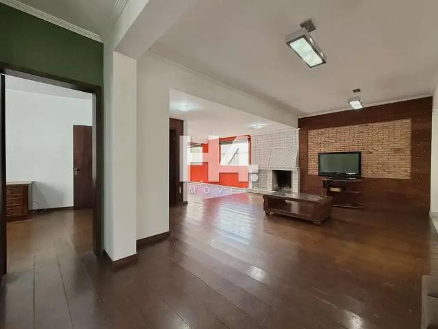 Casa / Sobrado para Venda em Curitiba/PR Guabirotuba 5 Quartos
