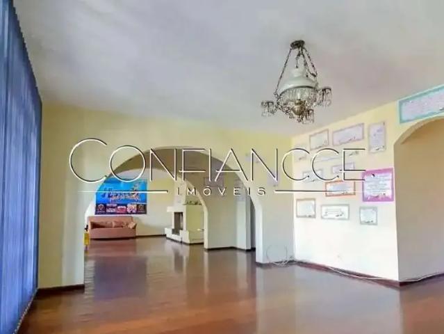 Casa / Sobrado para Venda em Curitiba/PR Guabirotuba 8 Quartos