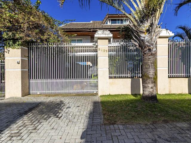 Casa / Sobrado para Venda em Curitiba/PR Guaíra 3 Quartos