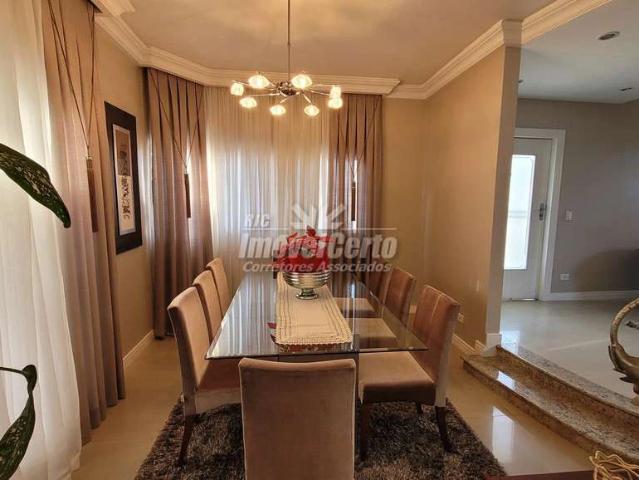 Casa / Sobrado para Venda em Curitiba/PR Guaíra 3 Quartos