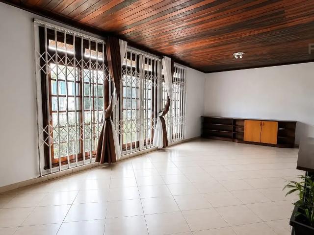 Casa / Sobrado para Venda em Curitiba/PR Hauer 3 Quartos