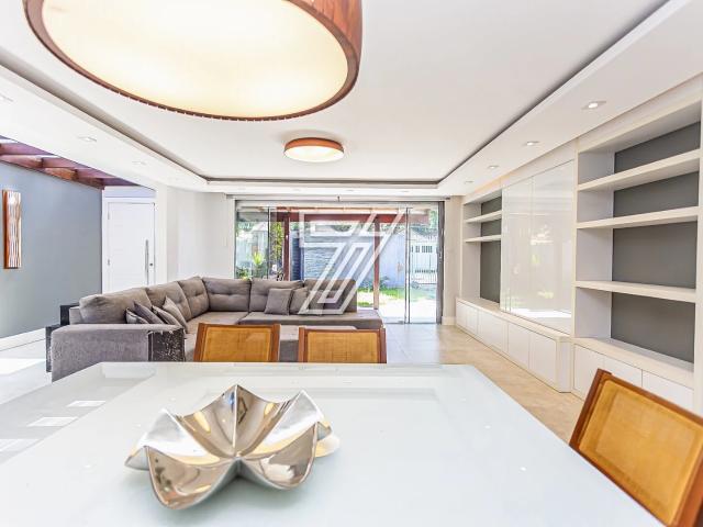 Casa / Sobrado para Venda em Curitiba/PR Jardim Social 4 Quartos