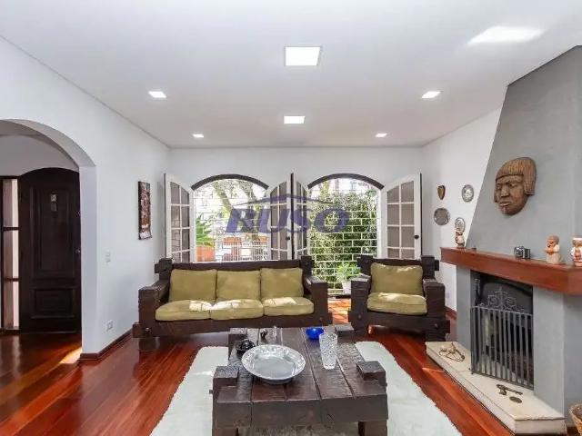 Casa / Sobrado para Venda em Curitiba/PR Parolin 4 Quartos