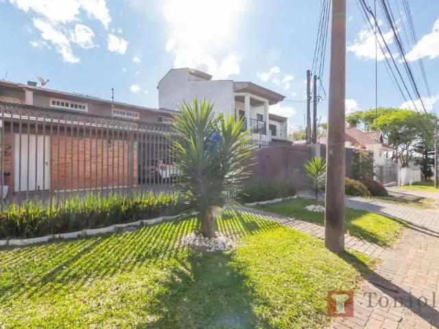 Casa / Sobrado para Venda em Curitiba/PR Parolin 4 Quartos