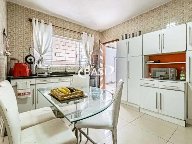 Casa / Sobrado para Venda em Curitiba/PR Parolin 4 Quartos