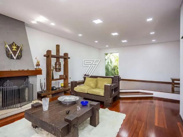 Casa / Sobrado para Venda em Curitiba/PR Parolin 4 Quartos