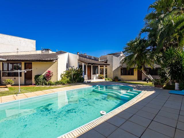 Casa / Sobrado para Venda em Curitiba/PR Parolin 5 Quartos