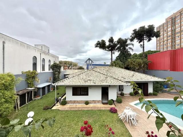 Casa / Sobrado para Venda em Curitiba/PR Parolin 5 Quartos